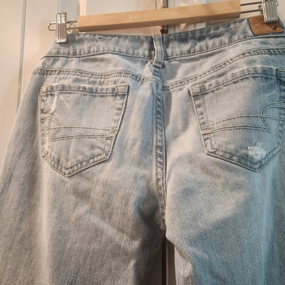 Distressed Light Wash Jeans - Picture 7 of 10